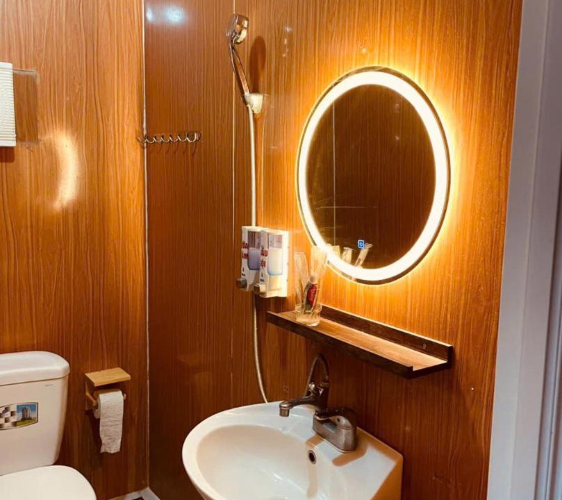 Photo of Bathroom in Co To