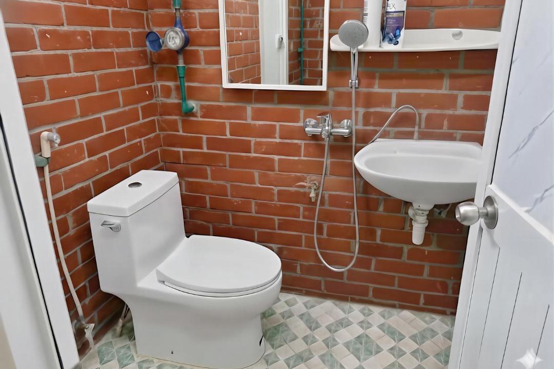 Photo of Bathroom in Trung Hoa Nhan Chinh