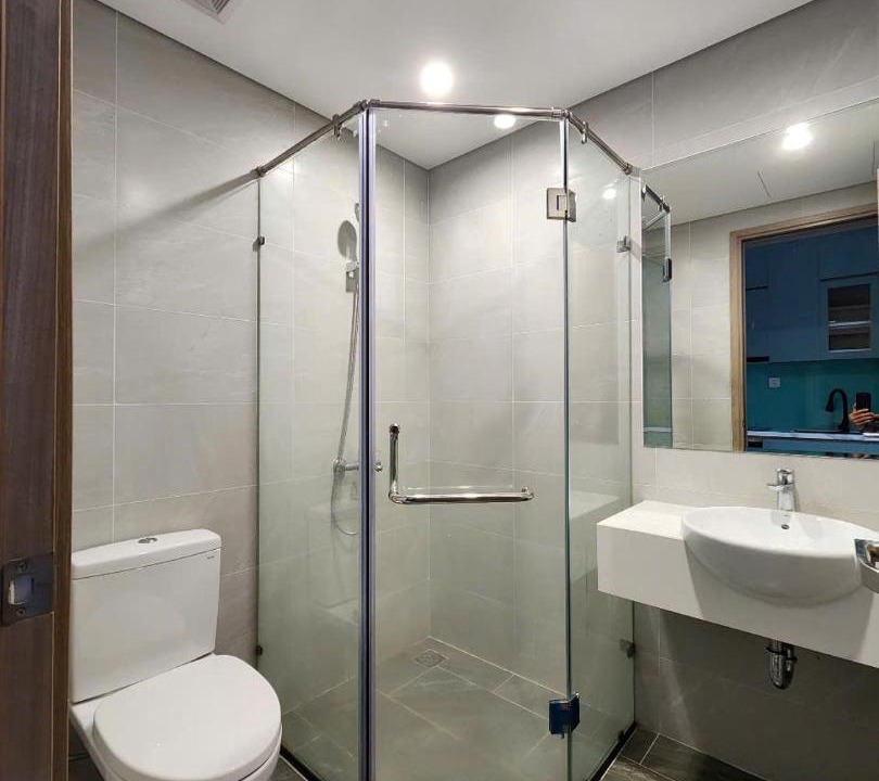 Photo of Bathroom in District 9