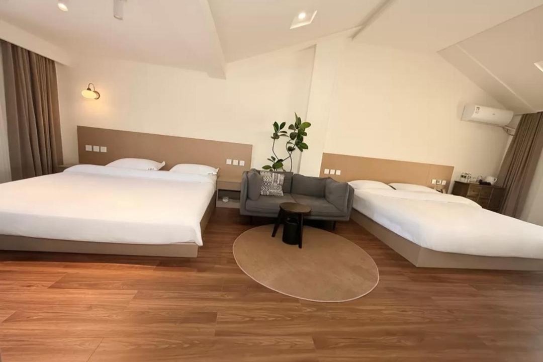 Photo of Bedroom in Mile