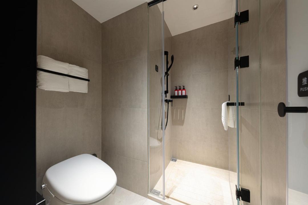 Photo of Bathroom in Yanta Qu