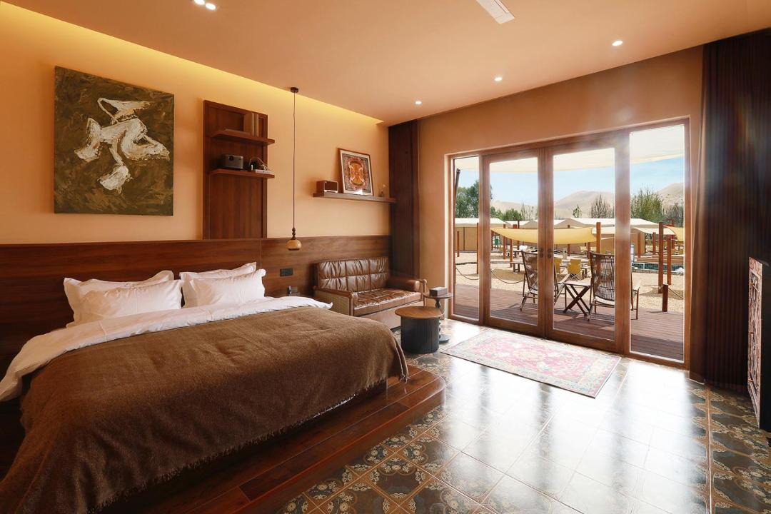 Photo of Others in Mingsha Mountain and Crescent Spring