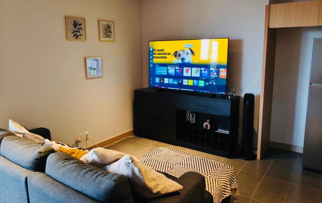 Photo of Livingroom in Anahuac