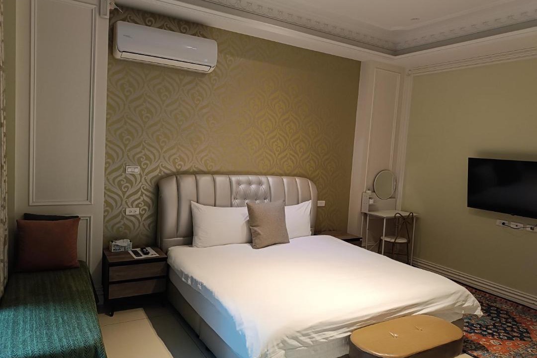 Photo of Bedroom in East District