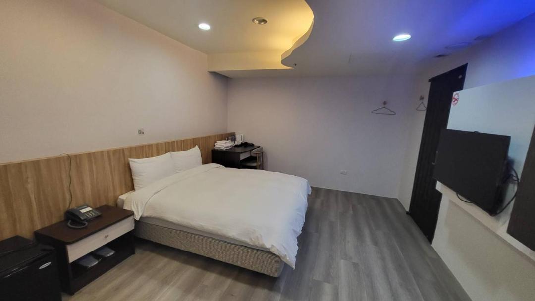 Photo of Bedroom in West District