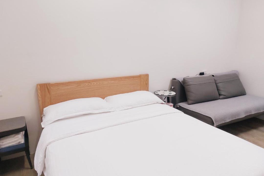 Photo of Bedroom in West District