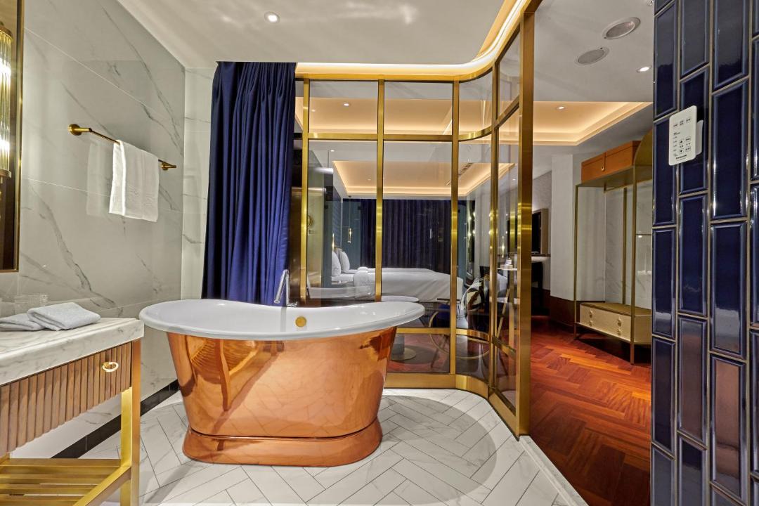 Photo of Bathroom in Central District