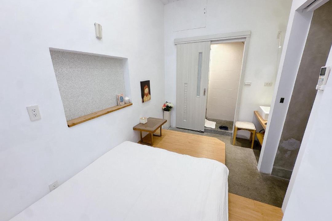 Photo of Bedroom in West Central District