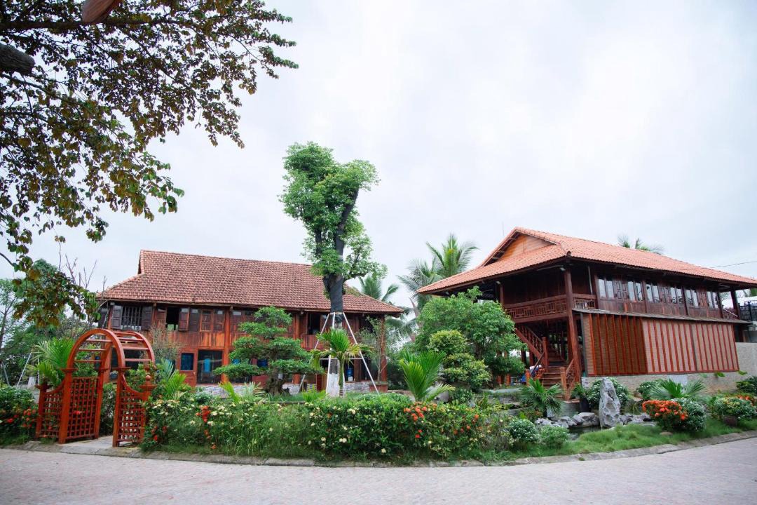 Photo of Others in Hoa Lu
