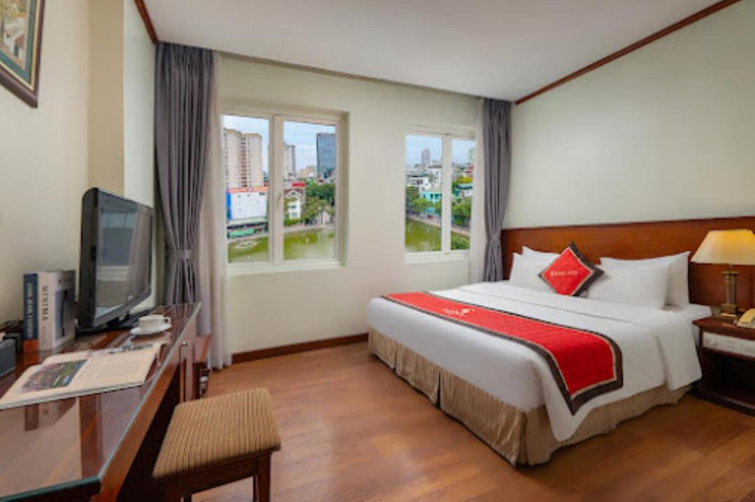 Photo of Bedroom in Trung Hoa Nhan Chinh