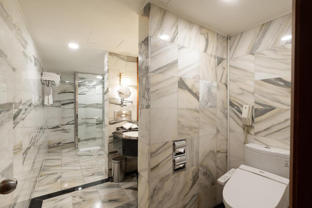 Photo of Bathroom in West District