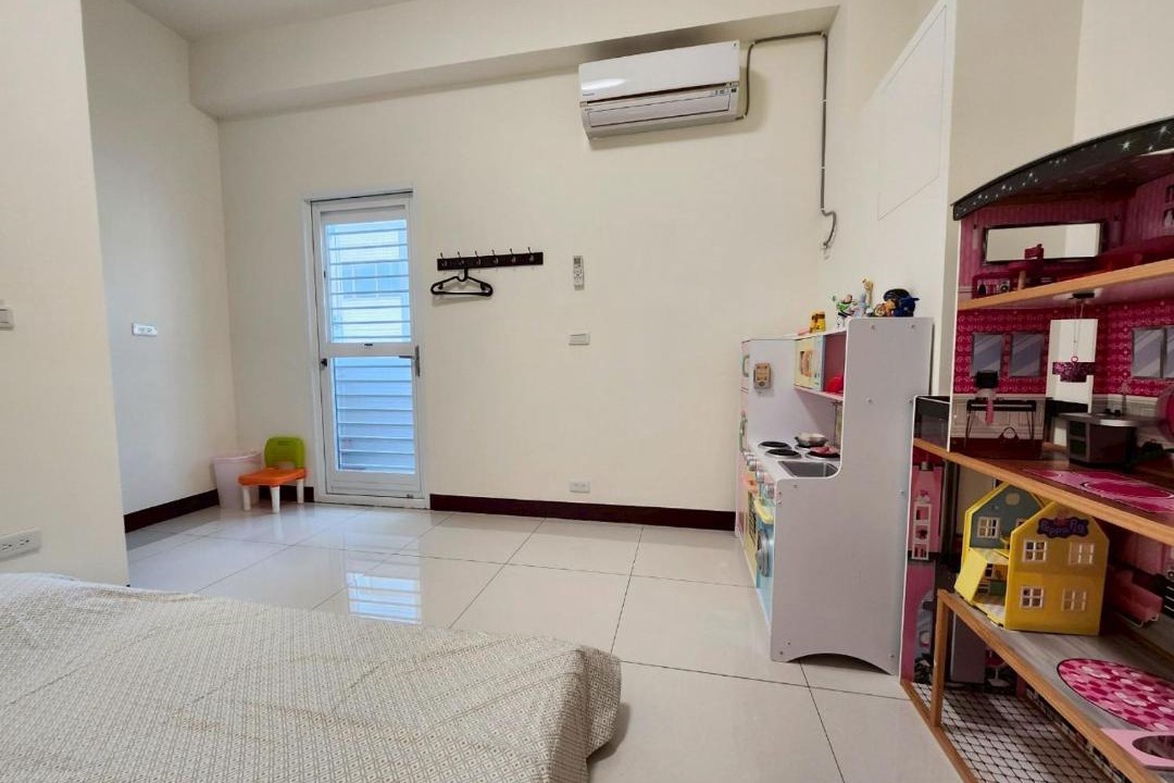 Photo of Bedroom in East District