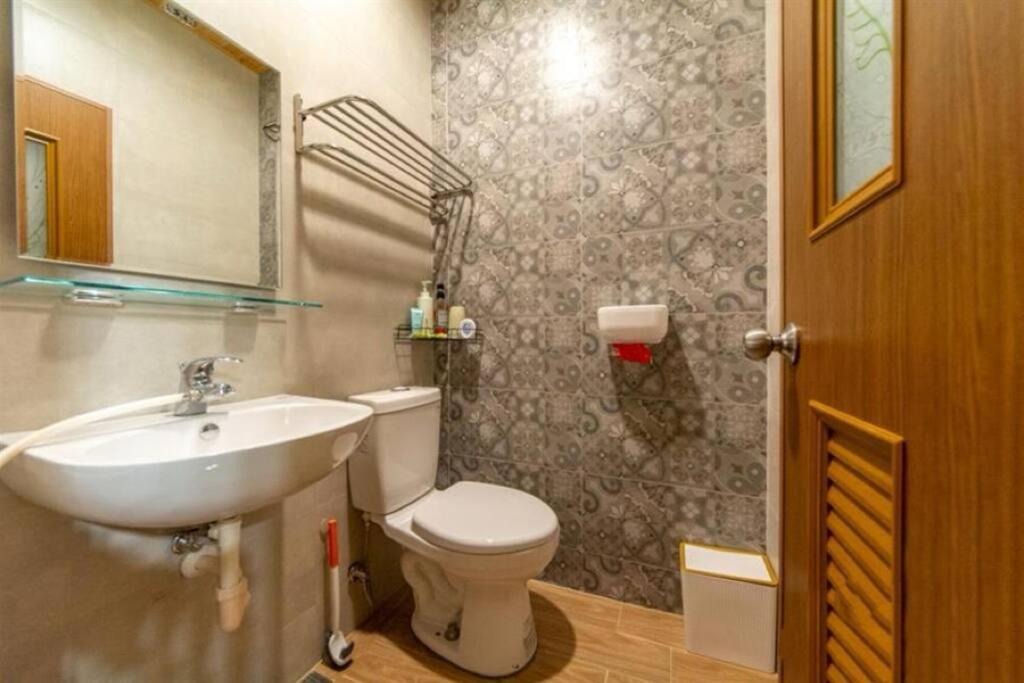 Photo of Bathroom in West Central District