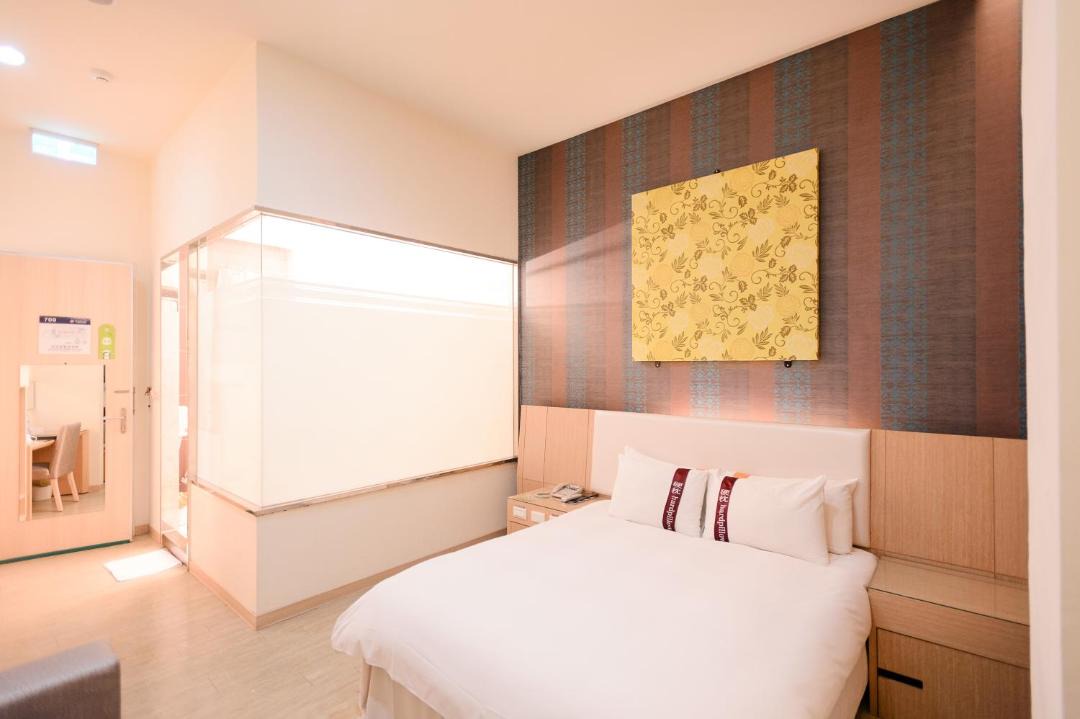 Photo of Bedroom in University District