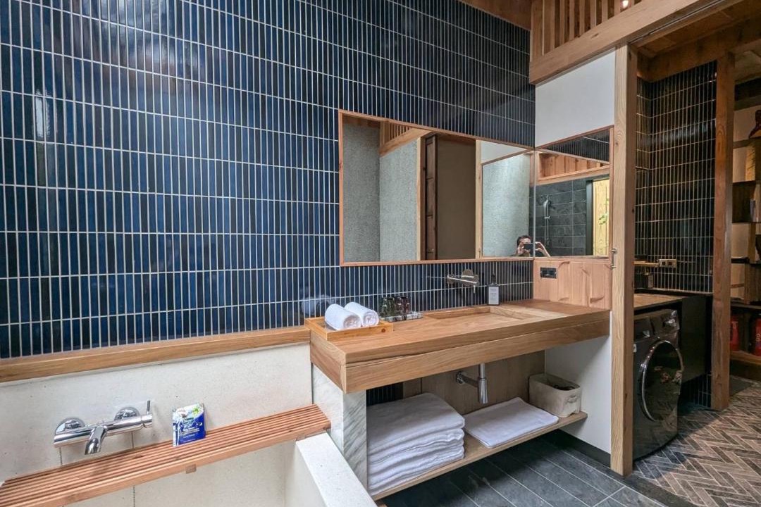 Photo of Bathroom in West District