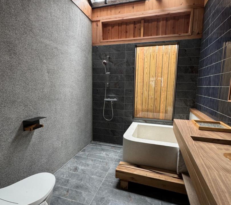 Photo of Bathroom in West District