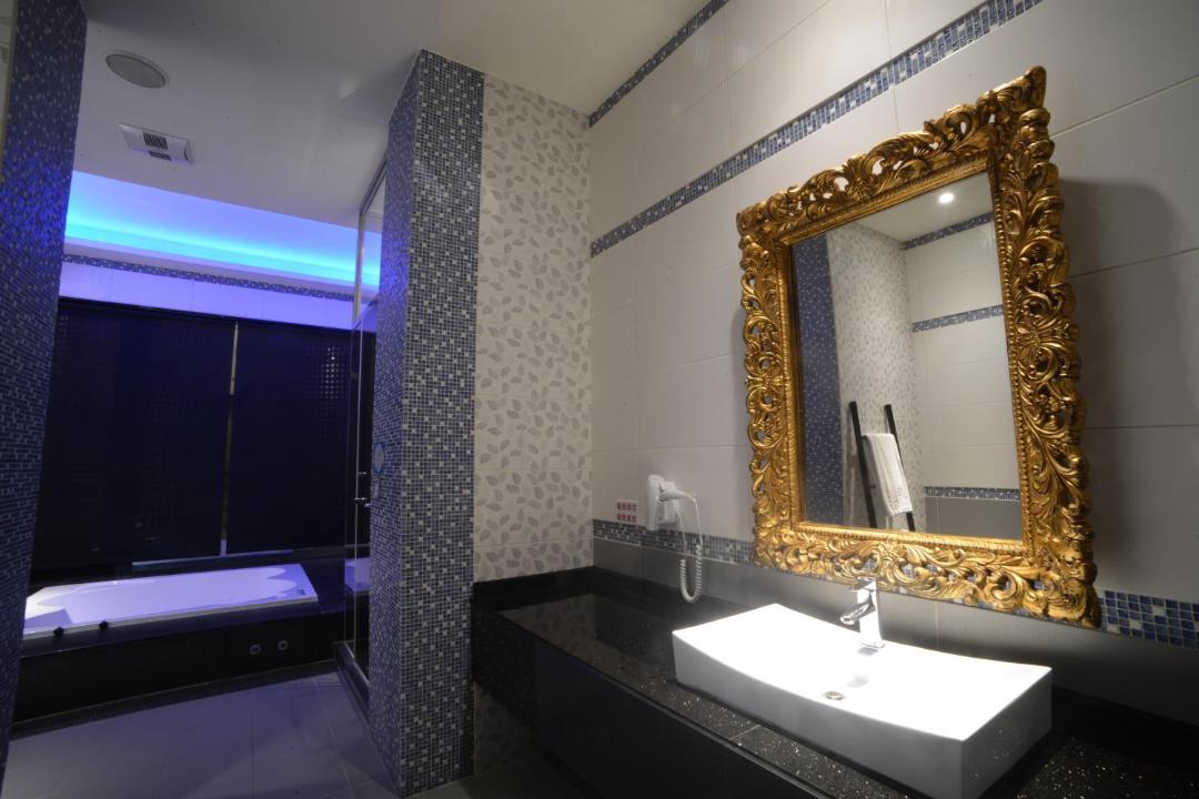 Photo of Bathroom in Douliou