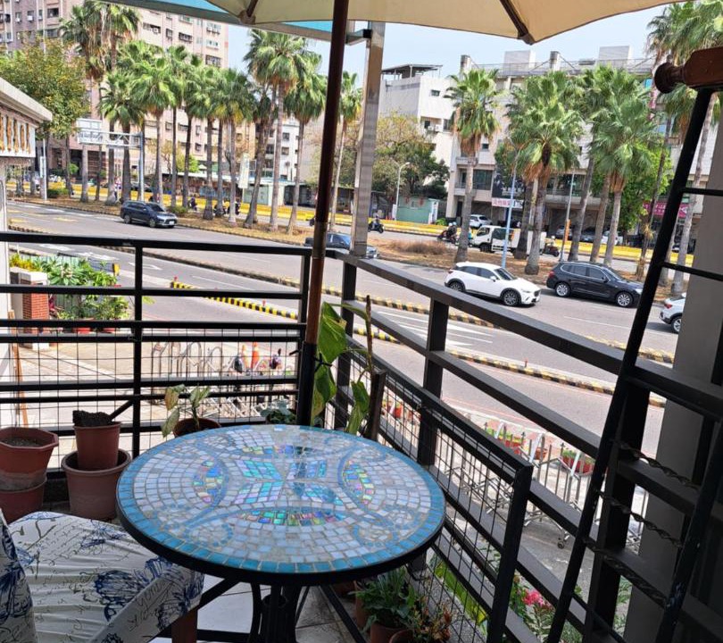 Photo of Patio Balcony in East District