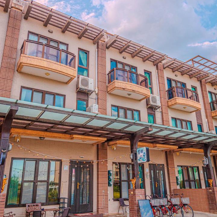 Photo of Buildings in Toucheng