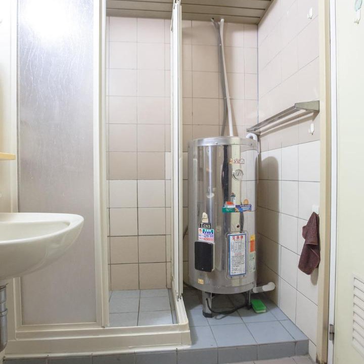 Photo of Bathroom in Zhongzheng