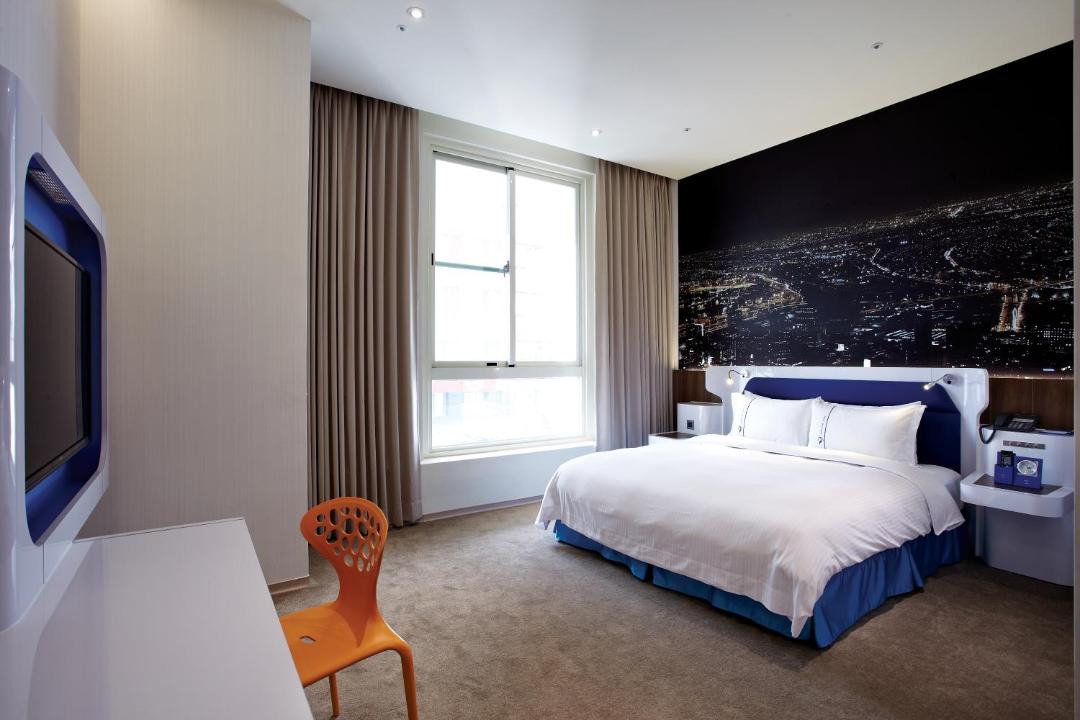 Photo of Bedroom in West District
