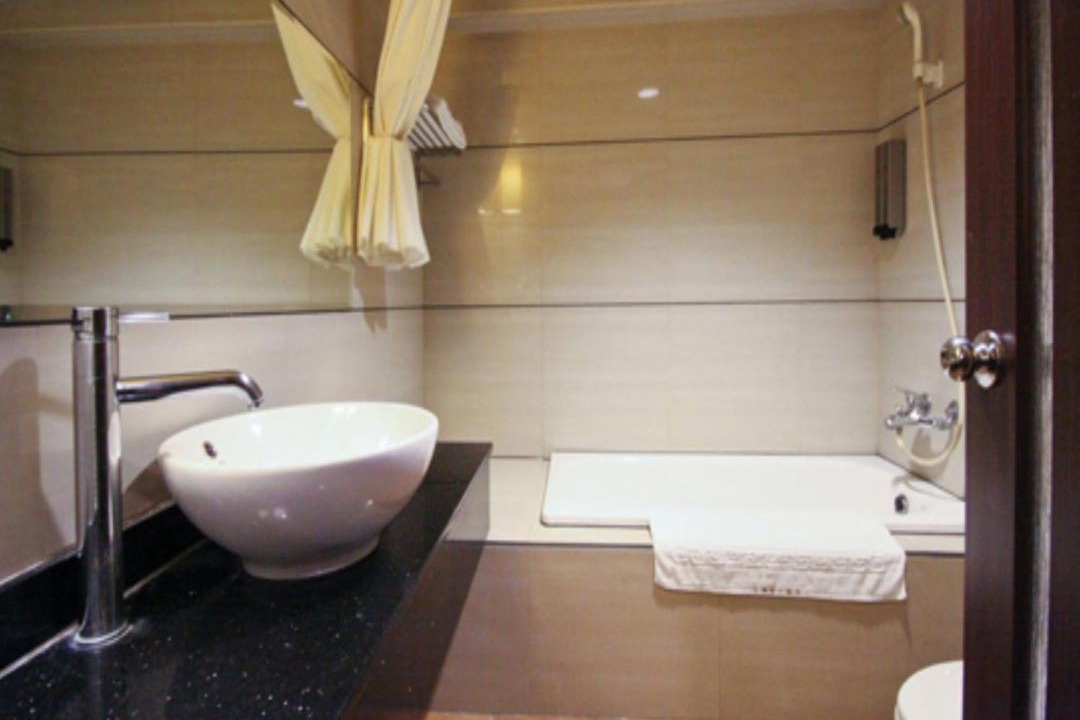 Photo of Bathroom in Puli