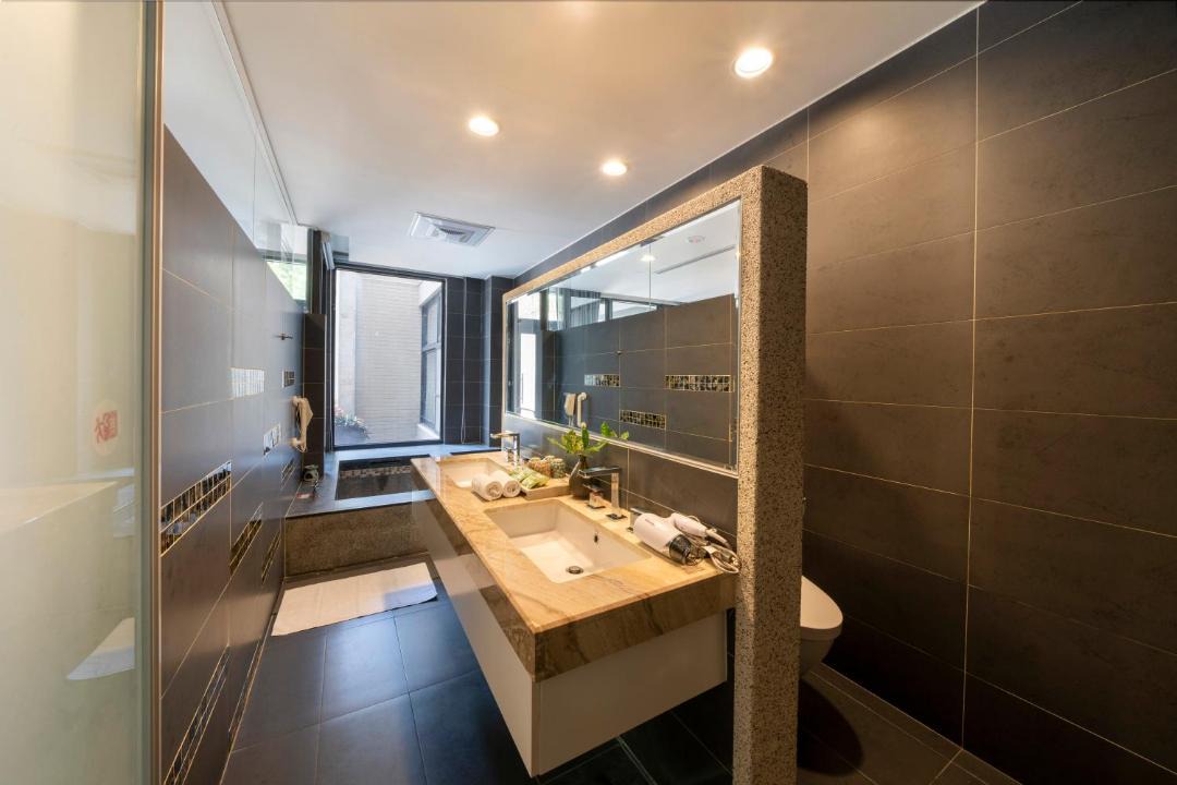 Photo of Bathroom in Puli