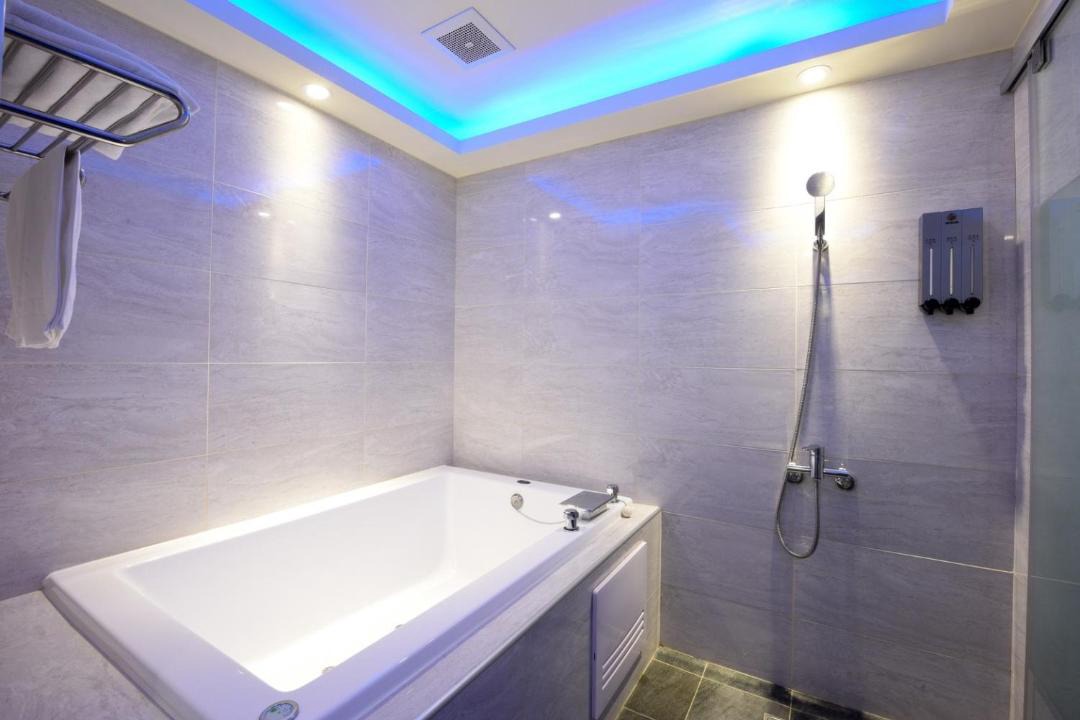 Photo of Bathroom in Pingzhen District