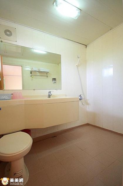Photo of Bathroom in Gukeng