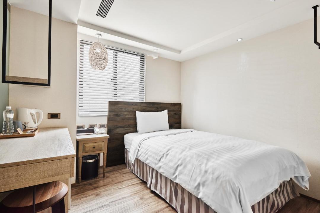 Photo of Bedroom in East District