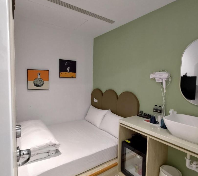 Photo of Bedroom in West District