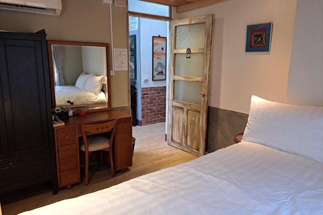 Photo of Bedroom in East District