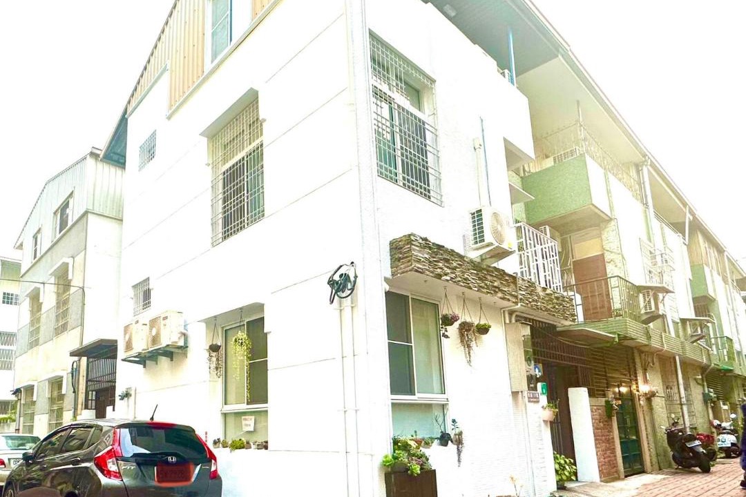 Photo of Buildings in Tainan City Centre
