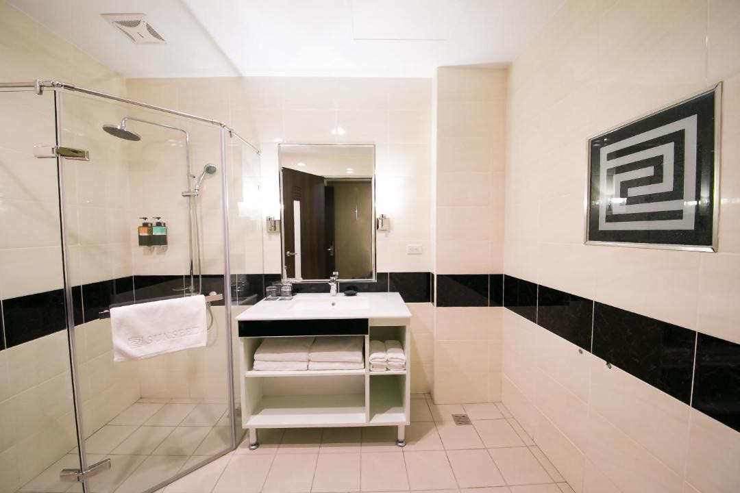 Photo of Bathroom in West District