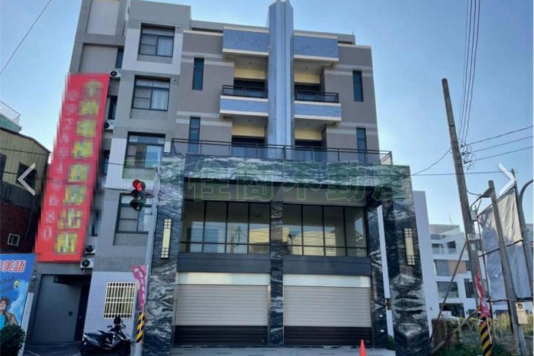 Photo of Buildings in Xihu