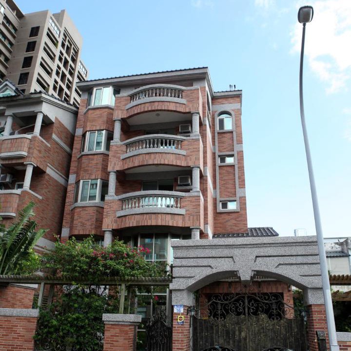 Photo of Buildings in Hualien City Centre