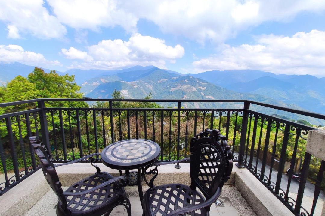 Photo of Patio Balcony in Ren'ai