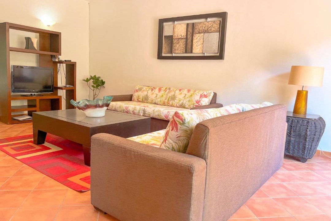 Photo of Livingroom in South Shore Hotel Area