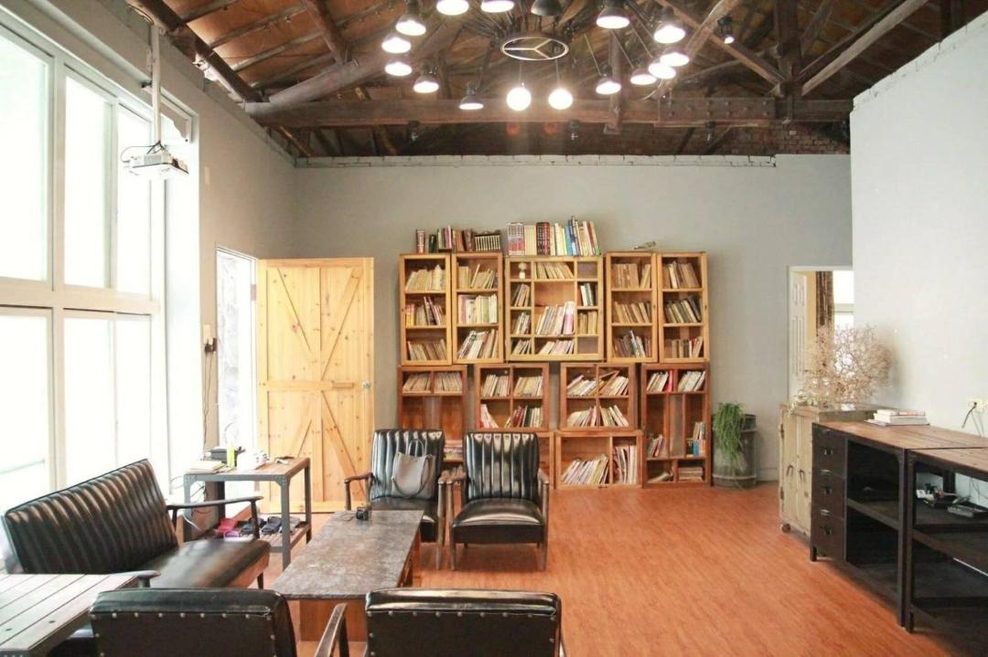 Photo of Livingroom in East District