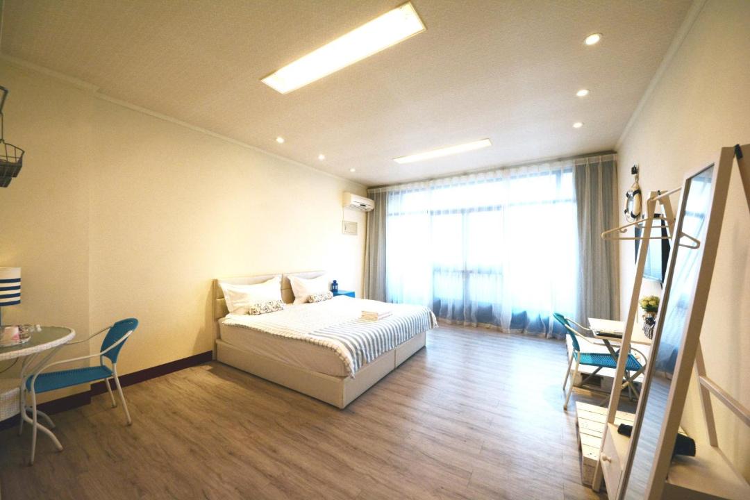 Photo of Livingroom in East District