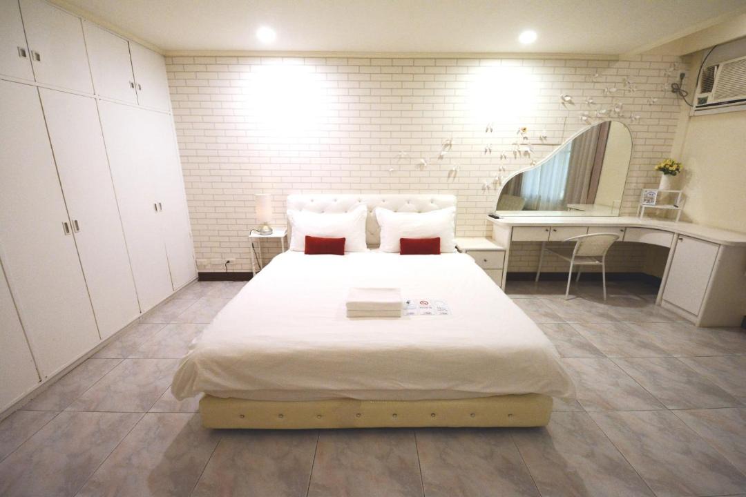 Photo of Bedroom in East District