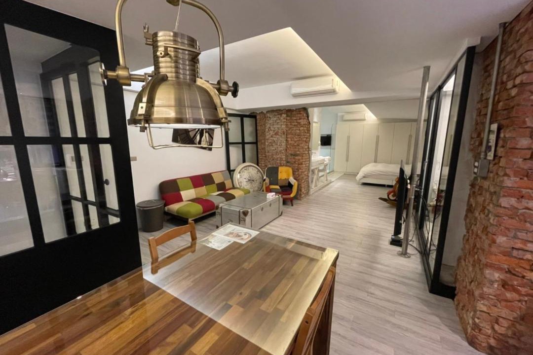 Photo of Livingroom in West Central District