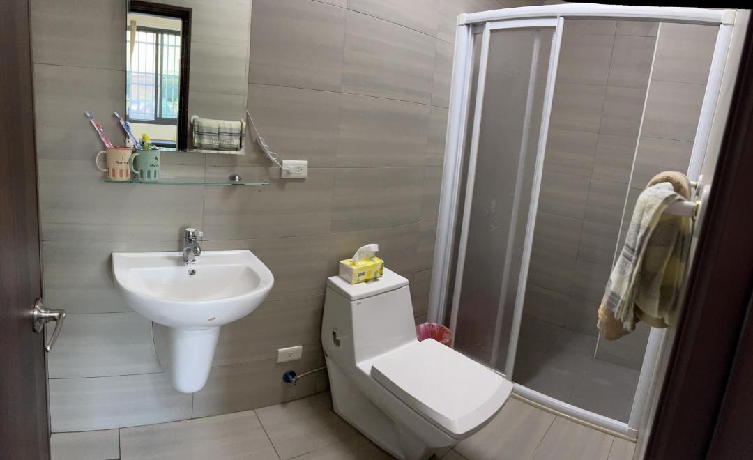 Photo of Bathroom in Xihu