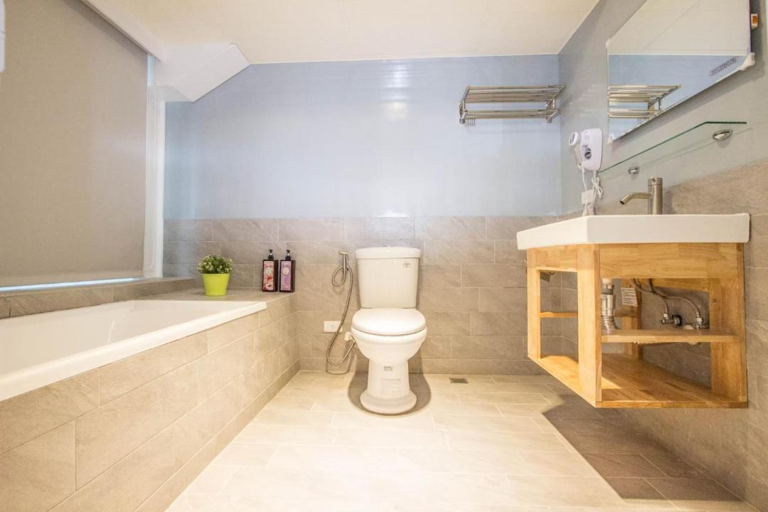 Photo of Bathroom in Ren'ai District