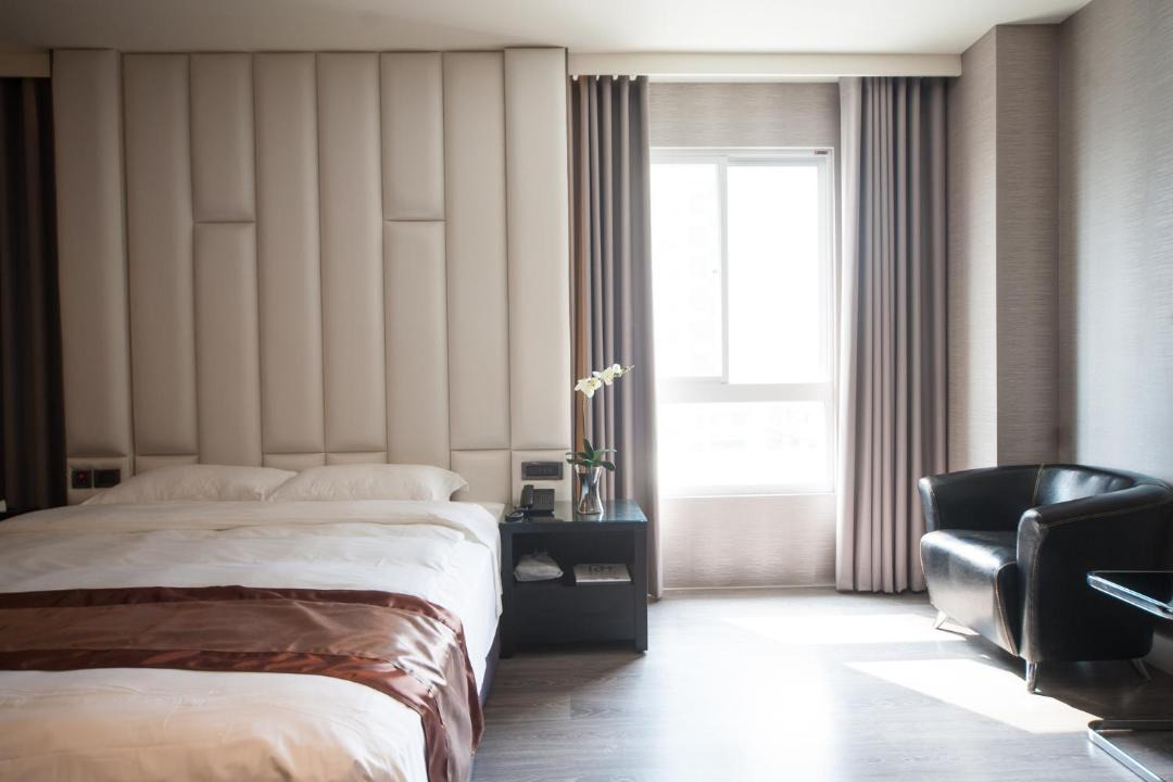Photo of Bedroom in East District