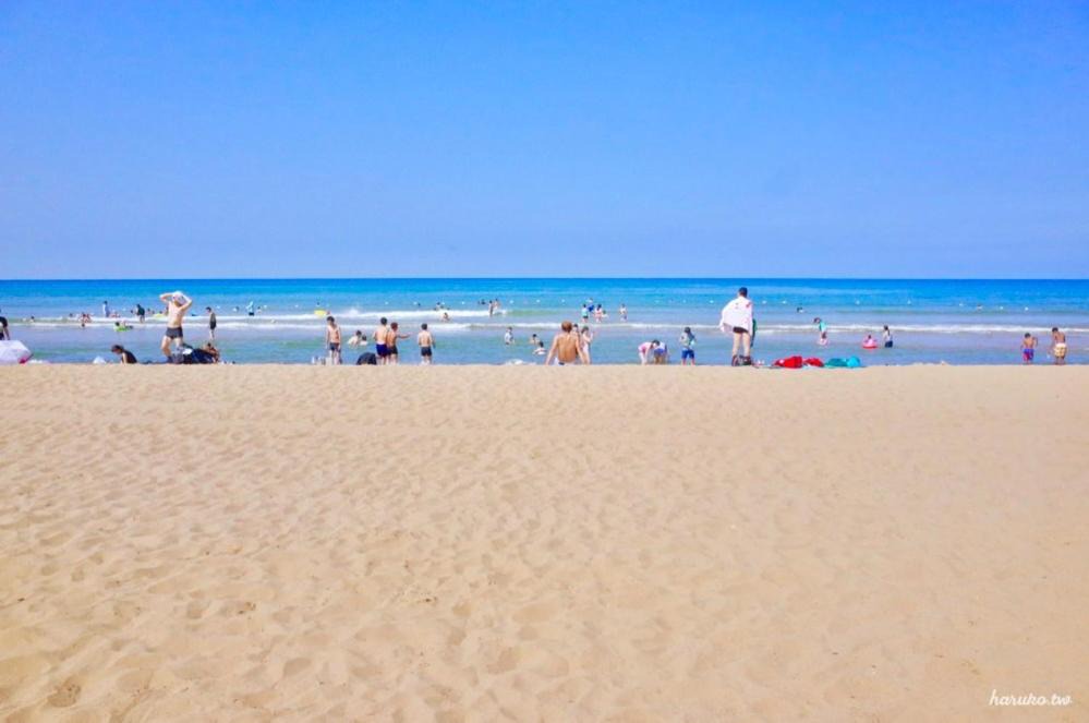 Photo of Human In Picture in Gongliao