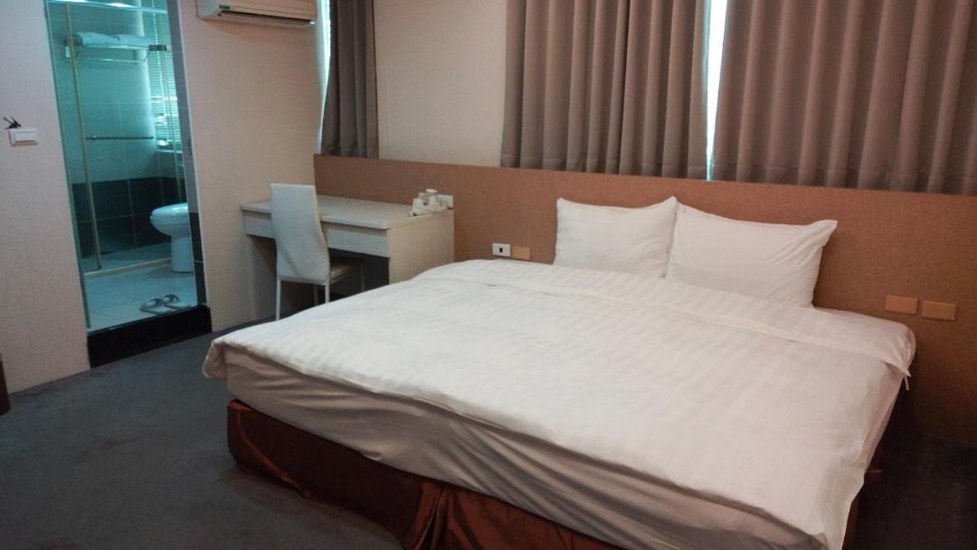 Photo of Bedroom in West District