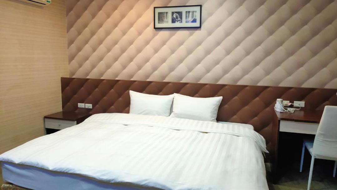 Photo of Bedroom in West District