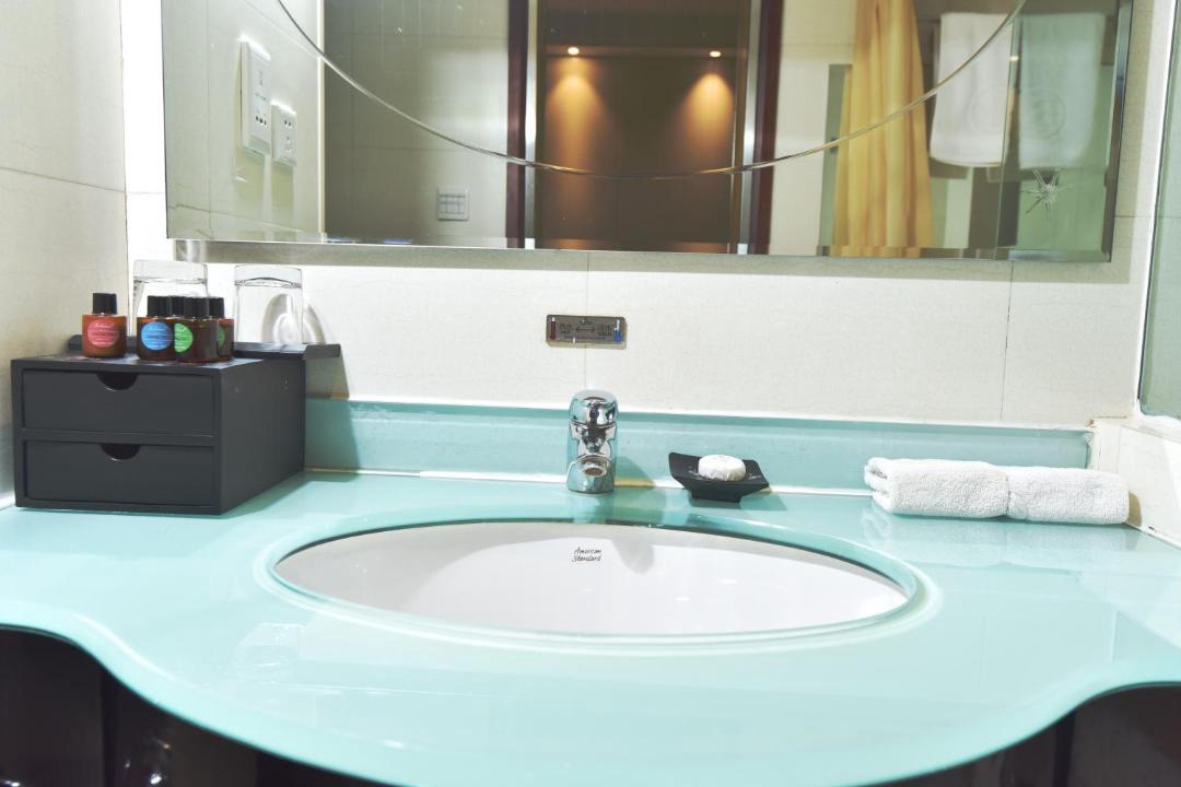 Photo of Bathroom in Mingsha Mountain and Crescent Spring