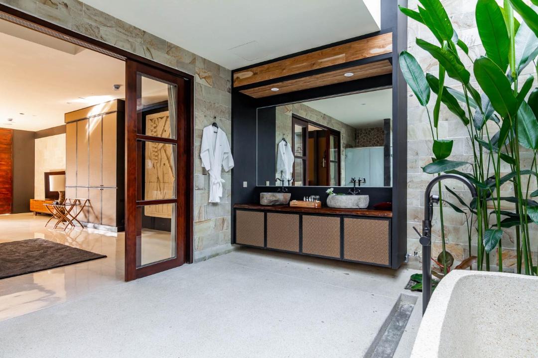 Photo of Bathroom in Puli